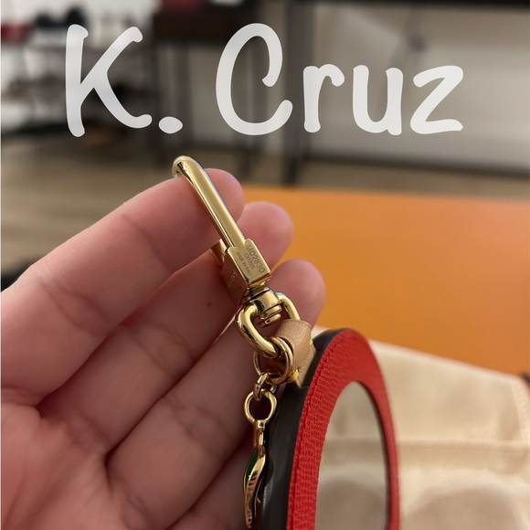 Louis Vuitton Red Mirror Keychain - Picture 5 of 9